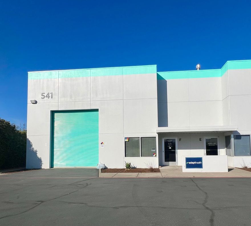 First class flex warehouse/ office space in premium location. Close to I-5 and Jackson County Airport. Approx. 1,200 sf office space / 2,000 sf warehouse. 3 phase power. Common parking for complex, no yard space. CAM charges estimated to be 
$0.30 sf.