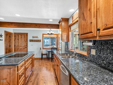 Tiny photo for 27458 Rocky Point Road, Klamath Falls, OR 97601 (MLS # 220223851)