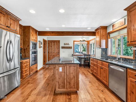 Tiny photo for 27458 Rocky Point Road, Klamath Falls, OR 97601 (MLS # 220223851)