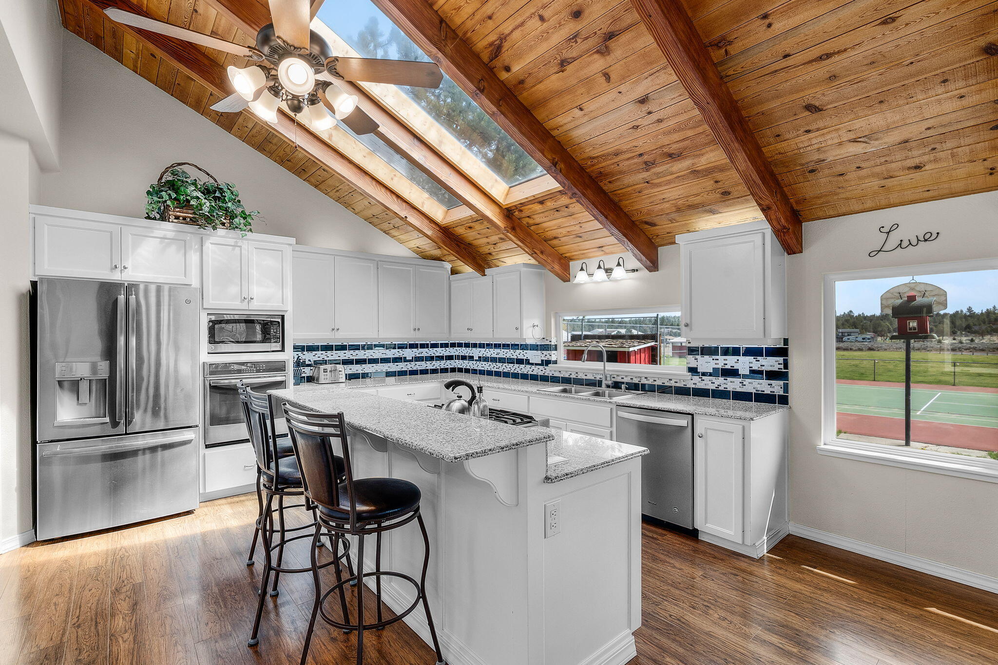 Panoramic View Est - Residential