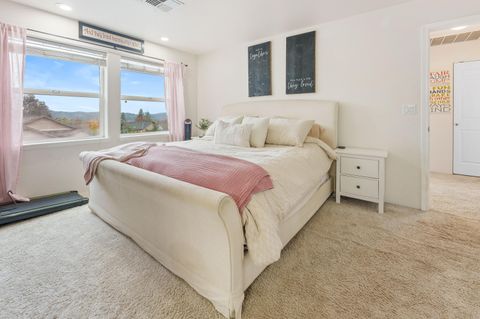 Tiny photo for 1448 NE Jennifer Way, Grants Pass, OR 97526 (MLS # 220212171)