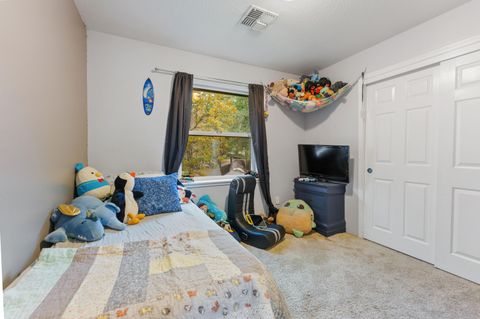 Tiny photo for 1448 NE Jennifer Way, Grants Pass, OR 97526 (MLS # 220212171)