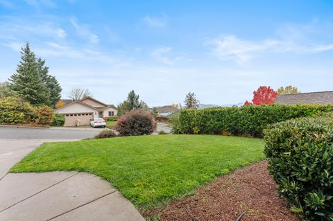 Tiny photo for 1448 NE Jennifer Way, Grants Pass, OR 97526 (MLS # 220212171)