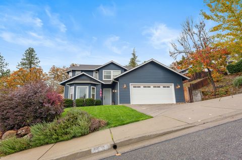 Tiny photo for 1448 NE Jennifer Way, Grants Pass, OR 97526 (MLS # 220212171)