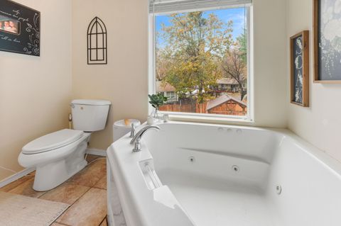 Tiny photo for 1448 NE Jennifer Way, Grants Pass, OR 97526 (MLS # 220212171)