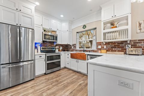 Tiny photo for 1448 NE Jennifer Way, Grants Pass, OR 97526 (MLS # 220212171)