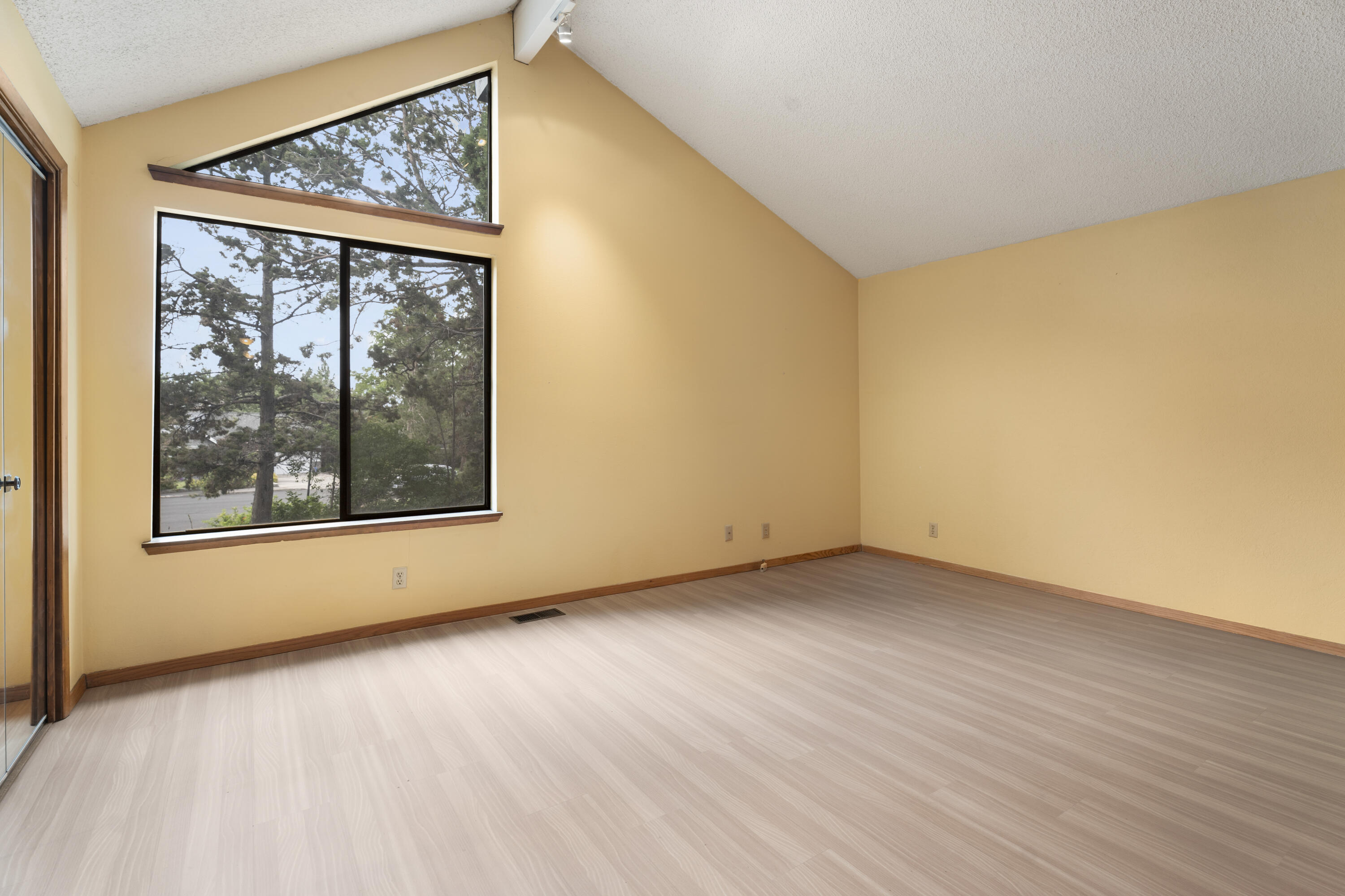 Edgecliff - Residential