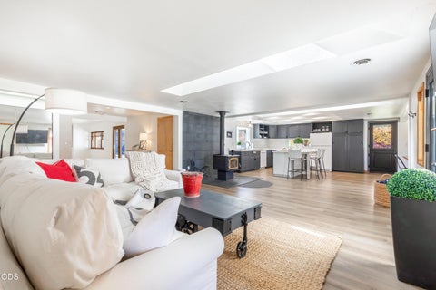 Tiny photo for 305 W Washington Avenue, Sisters, OR 97759 (MLS # 220229749)
