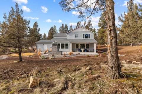 Tiny photo for 5722 Engleman Spruce Way, Klamath Falls, OR 97601 (MLS # 220215630)