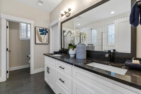 Tiny photo for 5722 Engleman Spruce Way, Klamath Falls, OR 97601 (MLS # 220215630)