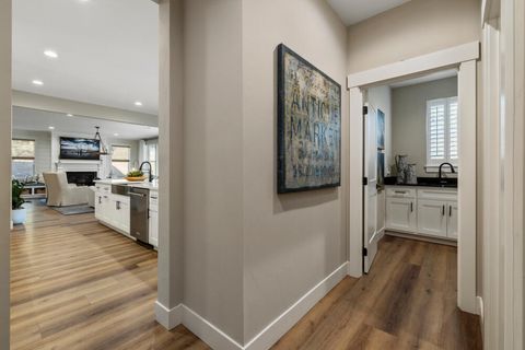 Tiny photo for 5722 Engleman Spruce Way, Klamath Falls, OR 97601 (MLS # 220215630)