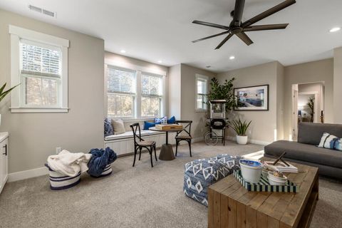 Tiny photo for 5722 Engleman Spruce Way, Klamath Falls, OR 97601 (MLS # 220215630)