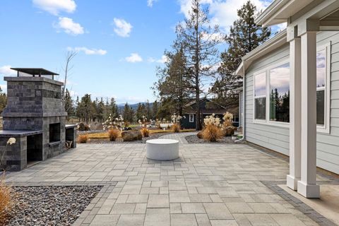 Tiny photo for 5722 Engleman Spruce Way, Klamath Falls, OR 97601 (MLS # 220215630)