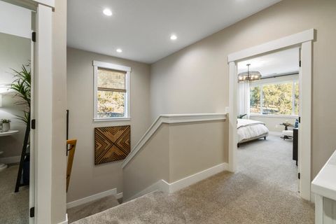 Tiny photo for 5722 Engleman Spruce Way, Klamath Falls, OR 97601 (MLS # 220215630)