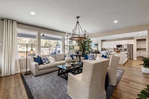 Tiny photo for 5722 Engleman Spruce Way, Klamath Falls, OR 97601 (MLS # 220215630)