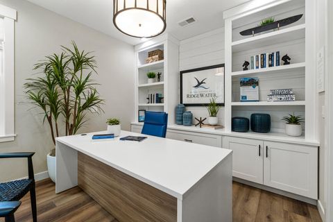 Tiny photo for 5722 Engleman Spruce Way, Klamath Falls, OR 97601 (MLS # 220215630)