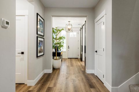 Tiny photo for 5722 Engleman Spruce Way, Klamath Falls, OR 97601 (MLS # 220215630)