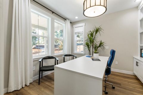 Tiny photo for 5722 Engleman Spruce Way, Klamath Falls, OR 97601 (MLS # 220215630)