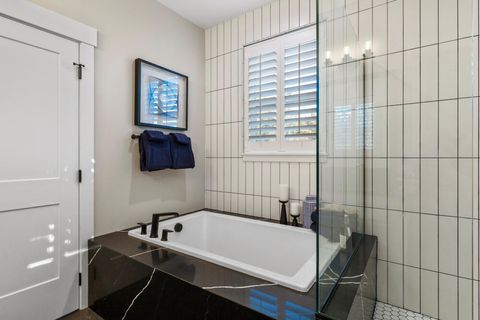 Tiny photo for 5722 Engleman Spruce Way, Klamath Falls, OR 97601 (MLS # 220215630)