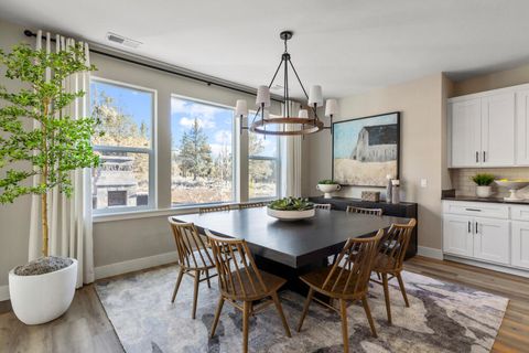 Tiny photo for 5722 Engleman Spruce Way, Klamath Falls, OR 97601 (MLS # 220215630)