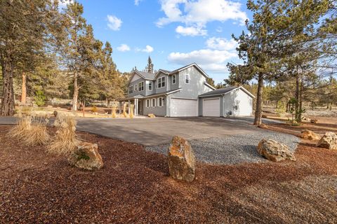 Tiny photo for 5722 Engleman Spruce Way, Klamath Falls, OR 97601 (MLS # 220215630)