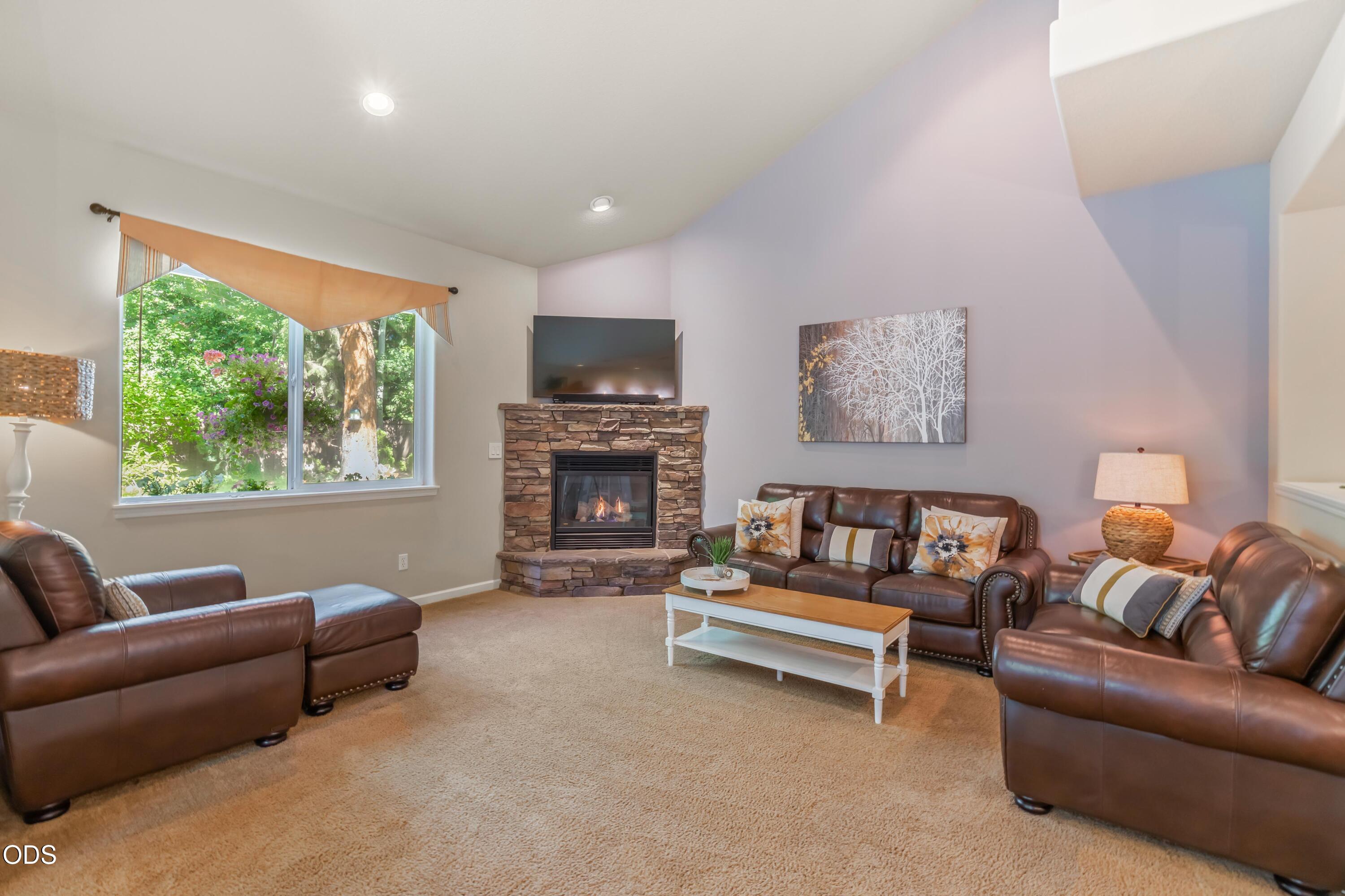61131 Lodgepole Drive