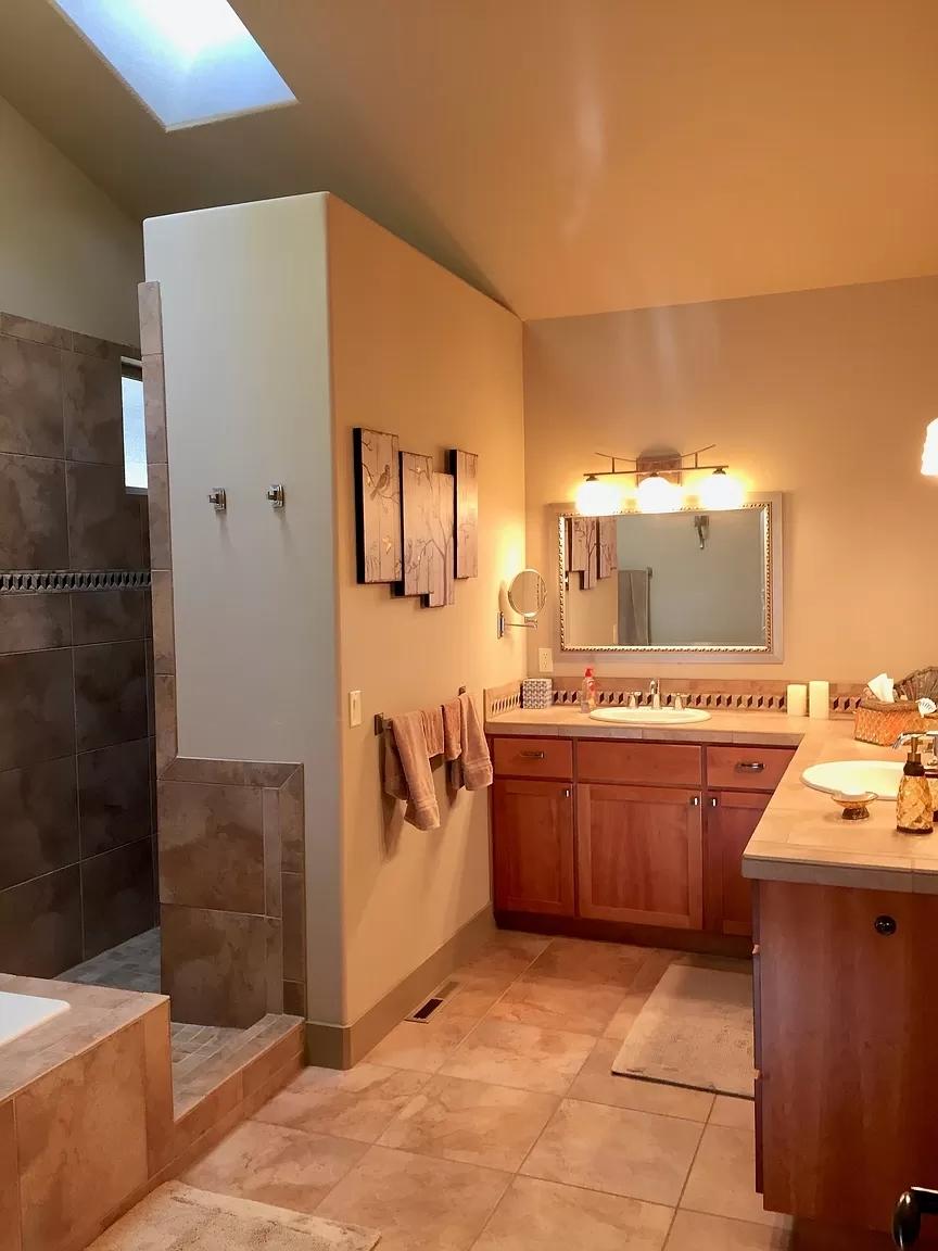 Skyliner Summit - Residential