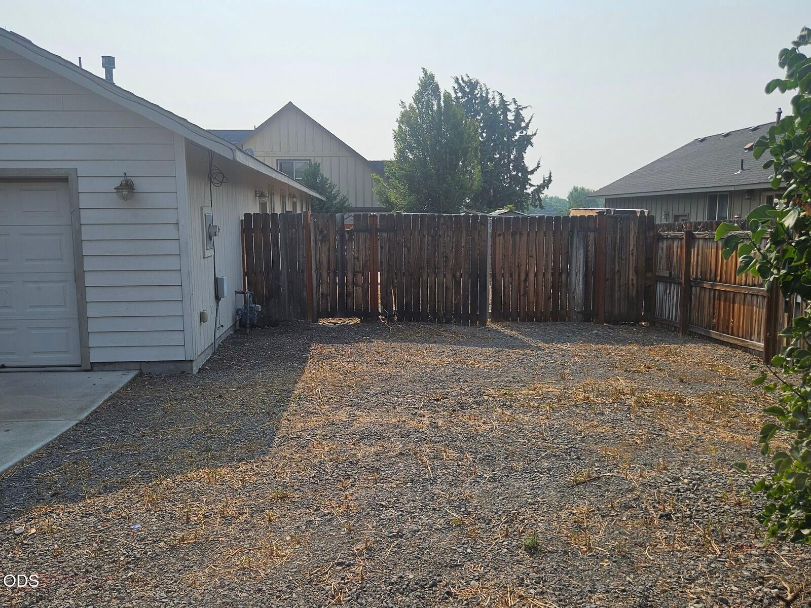 825 NW Poplar Place