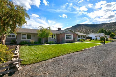 Tiny photo for 198 NE Marmot Lane, Prineville, OR 97754 (MLS # 220210252)