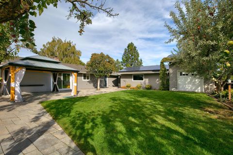 Tiny photo for 198 NE Marmot Lane, Prineville, OR 97754 (MLS # 220210252)