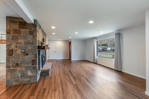Tiny photo for 198 NE Marmot Lane, Prineville, OR 97754 (MLS # 220210252)