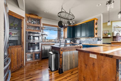 Tiny photo for 1435 SW Bent Loop, Powell Butte, OR 97753 (MLS # 220220085)
