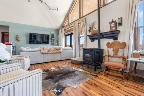 Tiny photo for 1435 SW Bent Loop, Powell Butte, OR 97753 (MLS # 220220085)