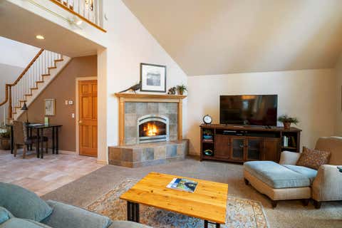 Tiny photo for 57082 Peppermill Circle #35-B, Sunriver, OR 97707 (MLS # 220227171)