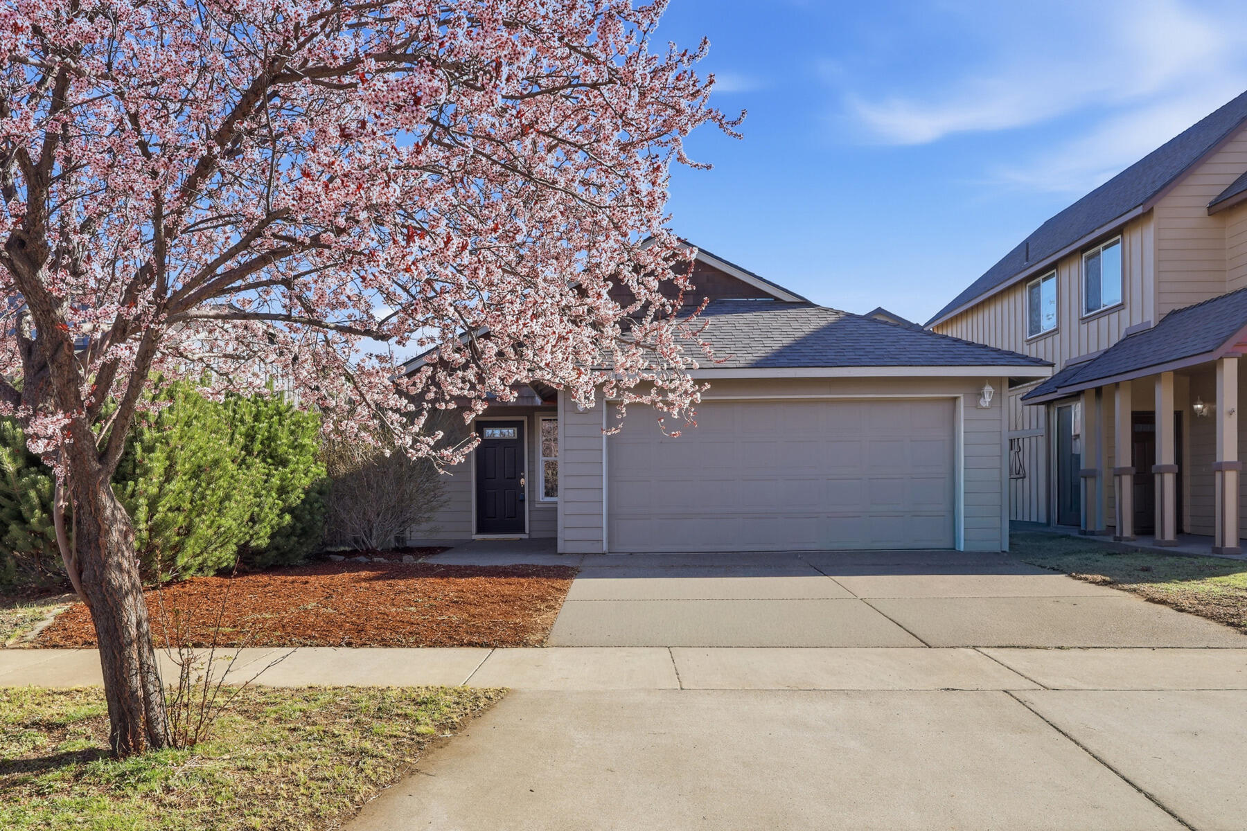 2879 NE Jackdaw Drive