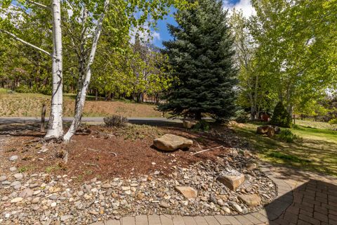Tiny photo for 10704 Kestrel Road, Klamath Falls, OR 97601 (MLS # 220219984)