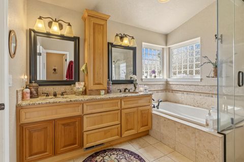 Tiny photo for 10704 Kestrel Road, Klamath Falls, OR 97601 (MLS # 220219984)