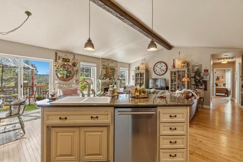 Tiny photo for 10704 Kestrel Road, Klamath Falls, OR 97601 (MLS # 220219984)