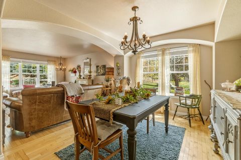 Tiny photo for 10704 Kestrel Road, Klamath Falls, OR 97601 (MLS # 220219984)