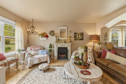 Tiny photo for 10704 Kestrel Road, Klamath Falls, OR 97601 (MLS # 220219984)