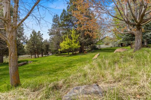 Tiny photo for 10704 Kestrel Road, Klamath Falls, OR 97601 (MLS # 220219984)