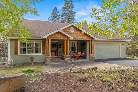 Photo of 10704 Kestrel Road, Klamath Falls, OR 97601 (MLS # 220219984)