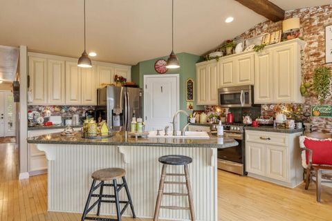 Tiny photo for 10704 Kestrel Road, Klamath Falls, OR 97601 (MLS # 220219984)