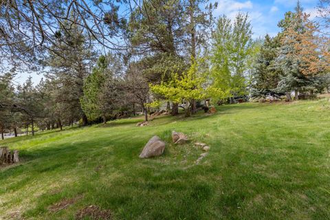 Tiny photo for 10704 Kestrel Road, Klamath Falls, OR 97601 (MLS # 220219984)