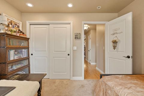 Tiny photo for 10704 Kestrel Road, Klamath Falls, OR 97601 (MLS # 220219984)