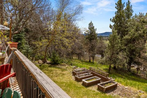 Tiny photo for 10704 Kestrel Road, Klamath Falls, OR 97601 (MLS # 220219984)
