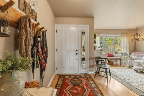 Tiny photo for 10704 Kestrel Road, Klamath Falls, OR 97601 (MLS # 220219984)