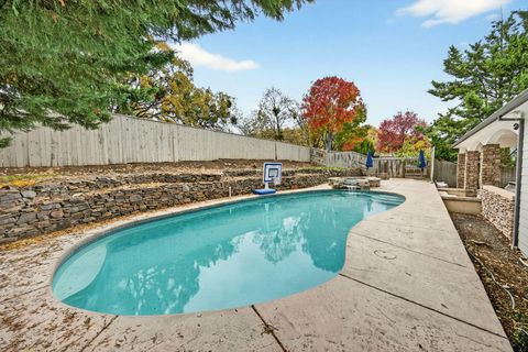 Tiny photo for 4742 Hathaway Drive, Medford, OR 97504 (MLS # 220211728)