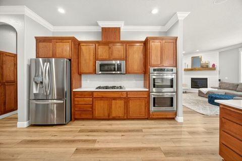 Tiny photo for 4742 Hathaway Drive, Medford, OR 97504 (MLS # 220211728)