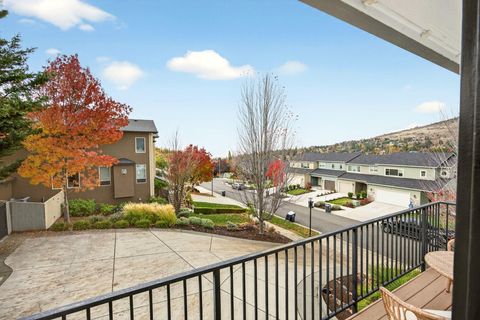 Tiny photo for 4742 Hathaway Drive, Medford, OR 97504 (MLS # 220211728)